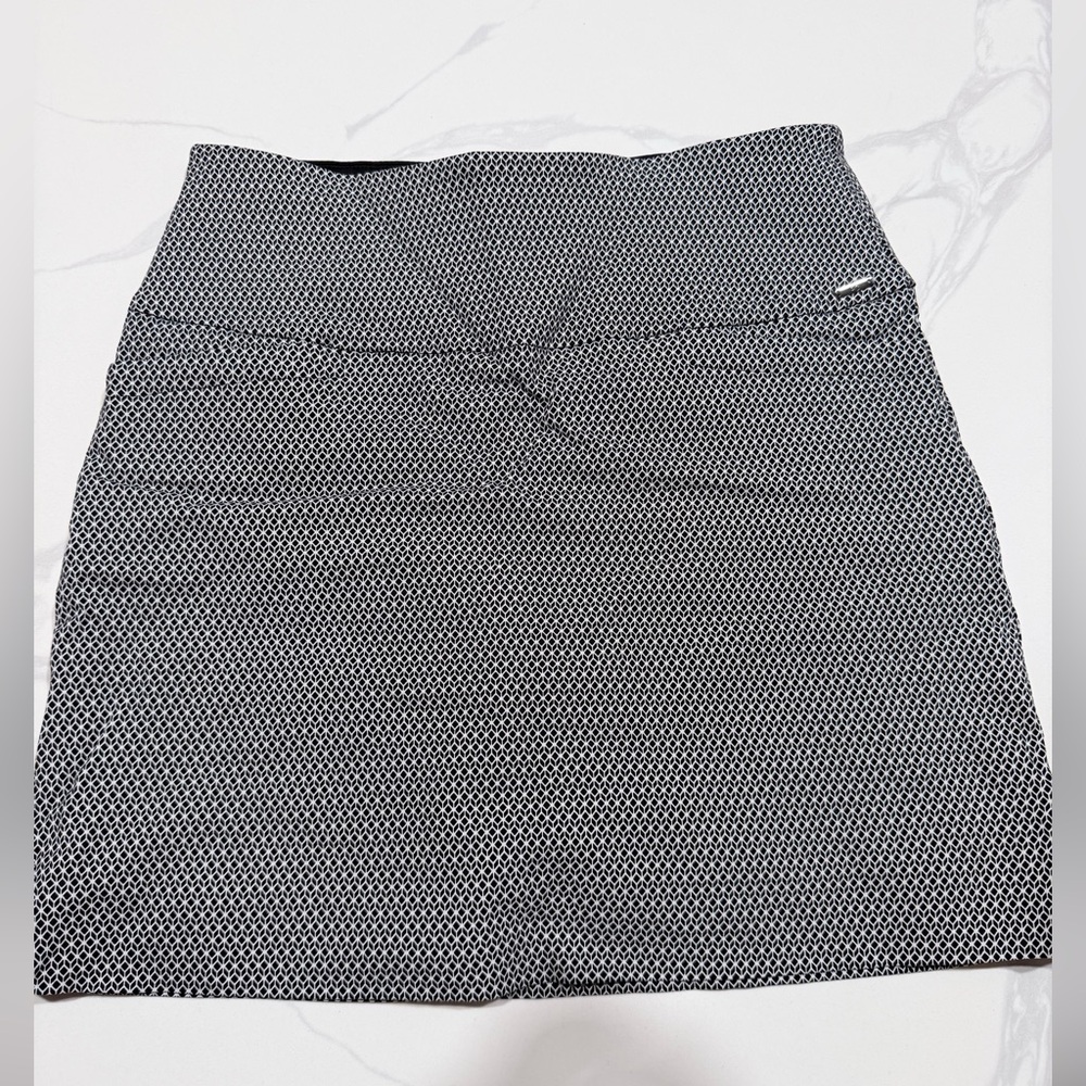 Elegant Black and White Patterned Skort